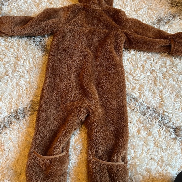 North face onsie coat. Worn once. Like new - Picture 4 of 6